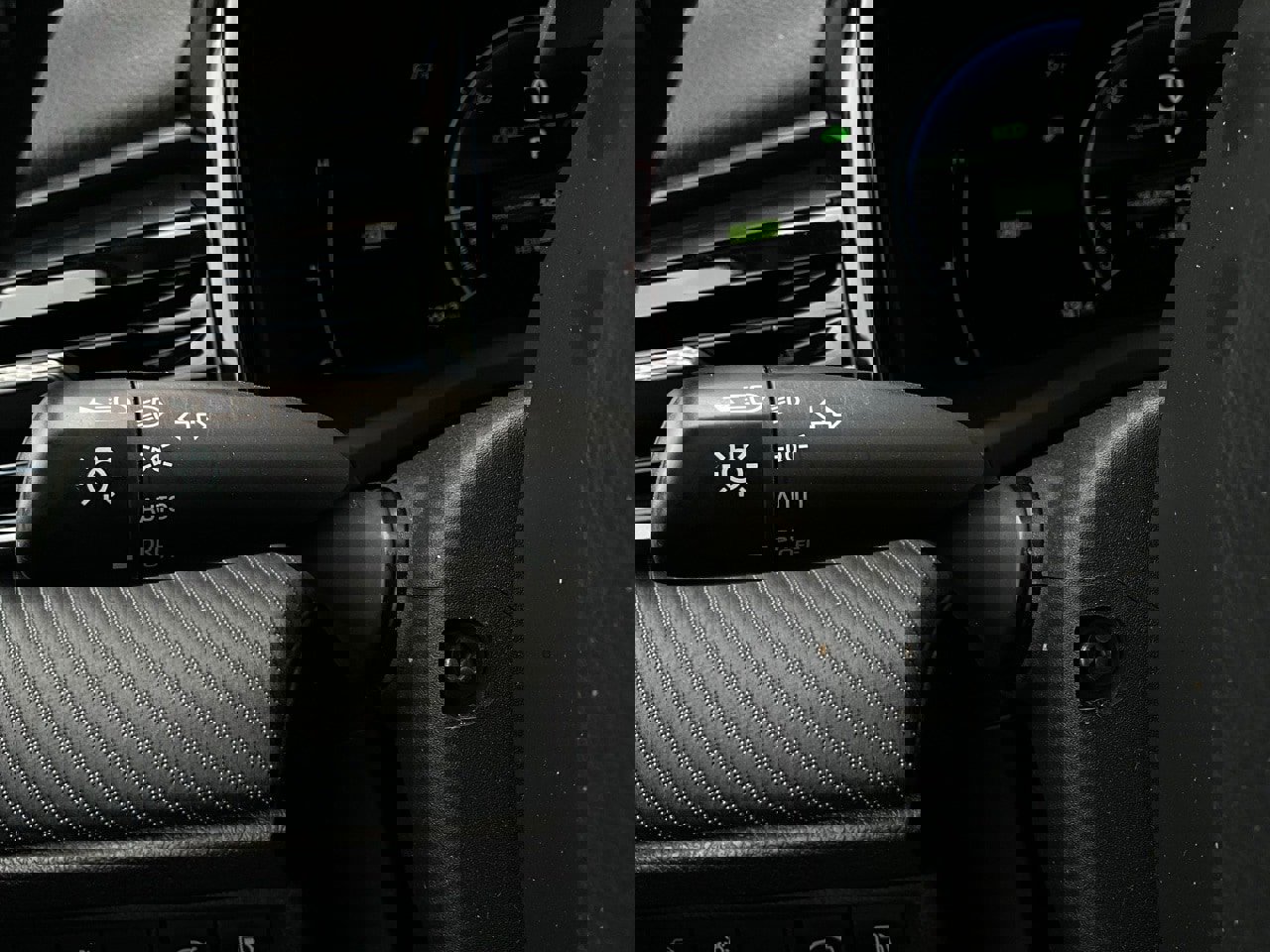 Used 2025 Toyota Camry SE image 35