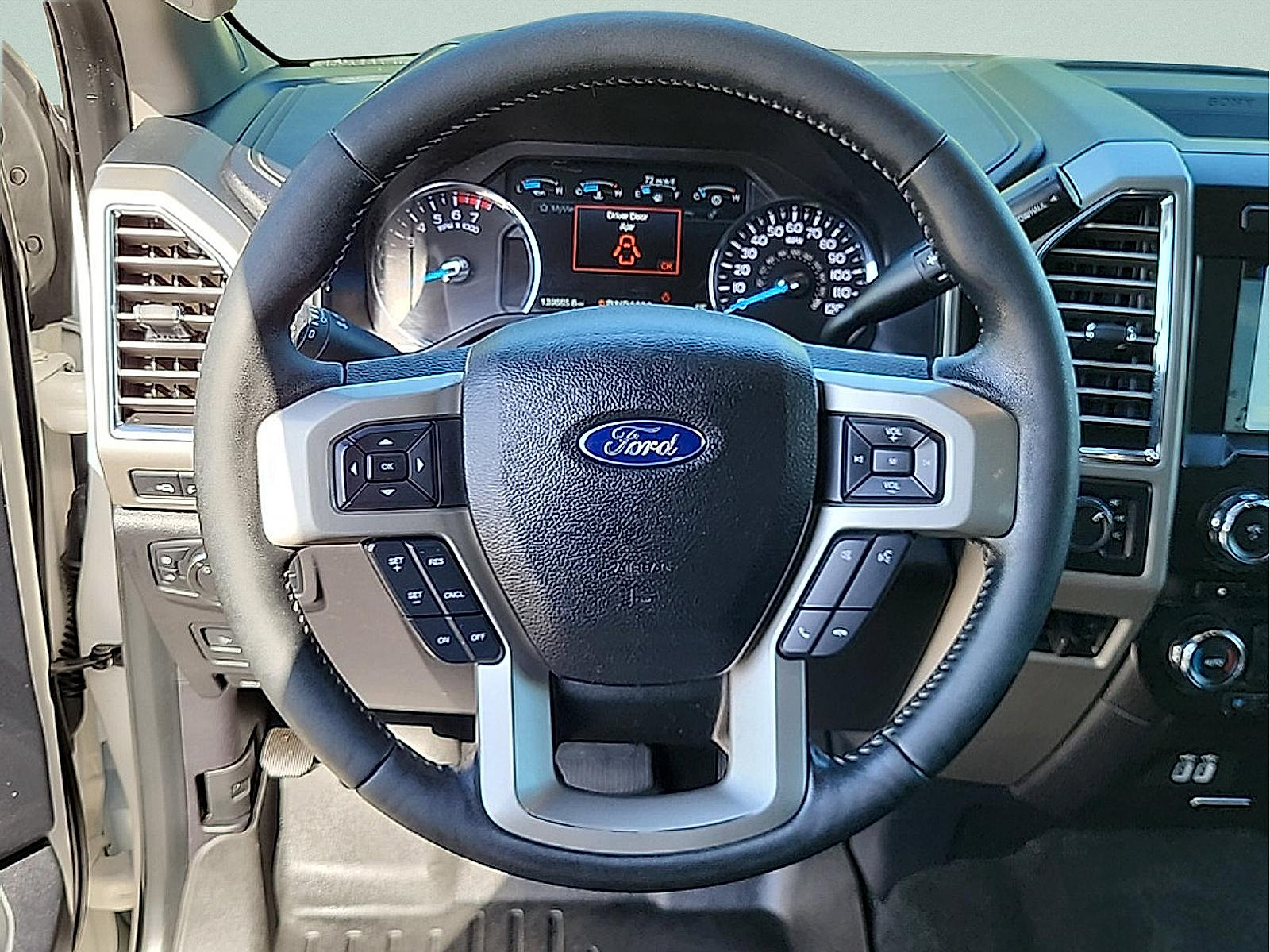 Used 2017 Ford F250 Lariat w/ Lariat Ultimate Package AWD/4WD image 17