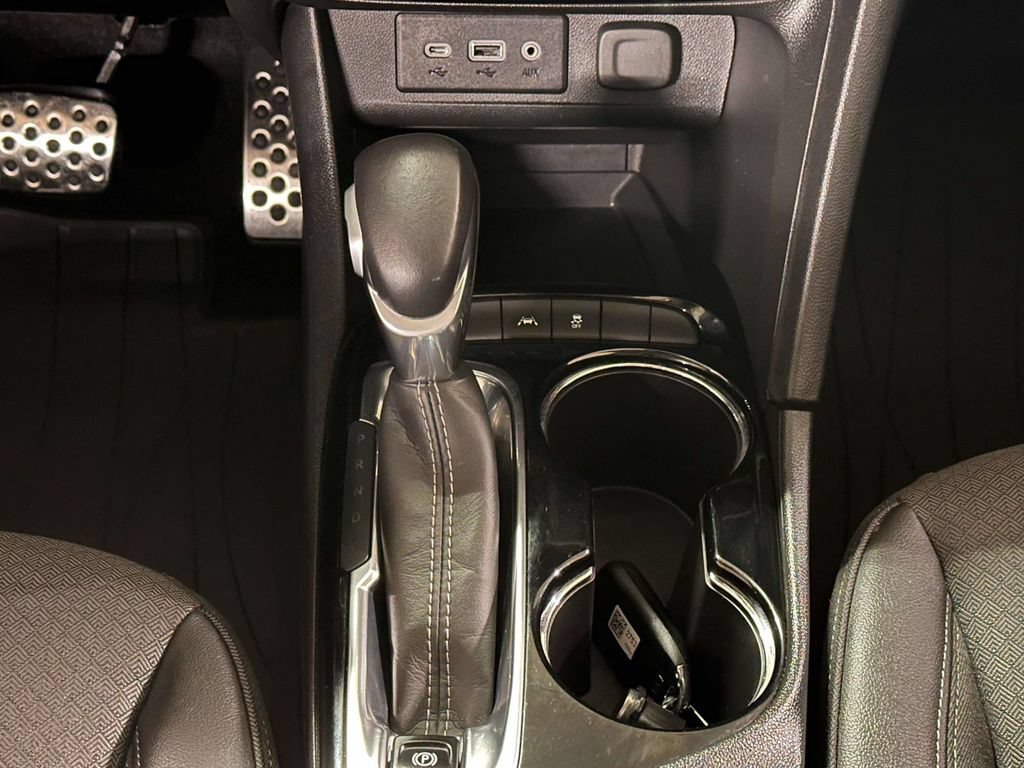 Used 2023 Buick Encore GX Select w/ Sport Touring Package FWD image 20