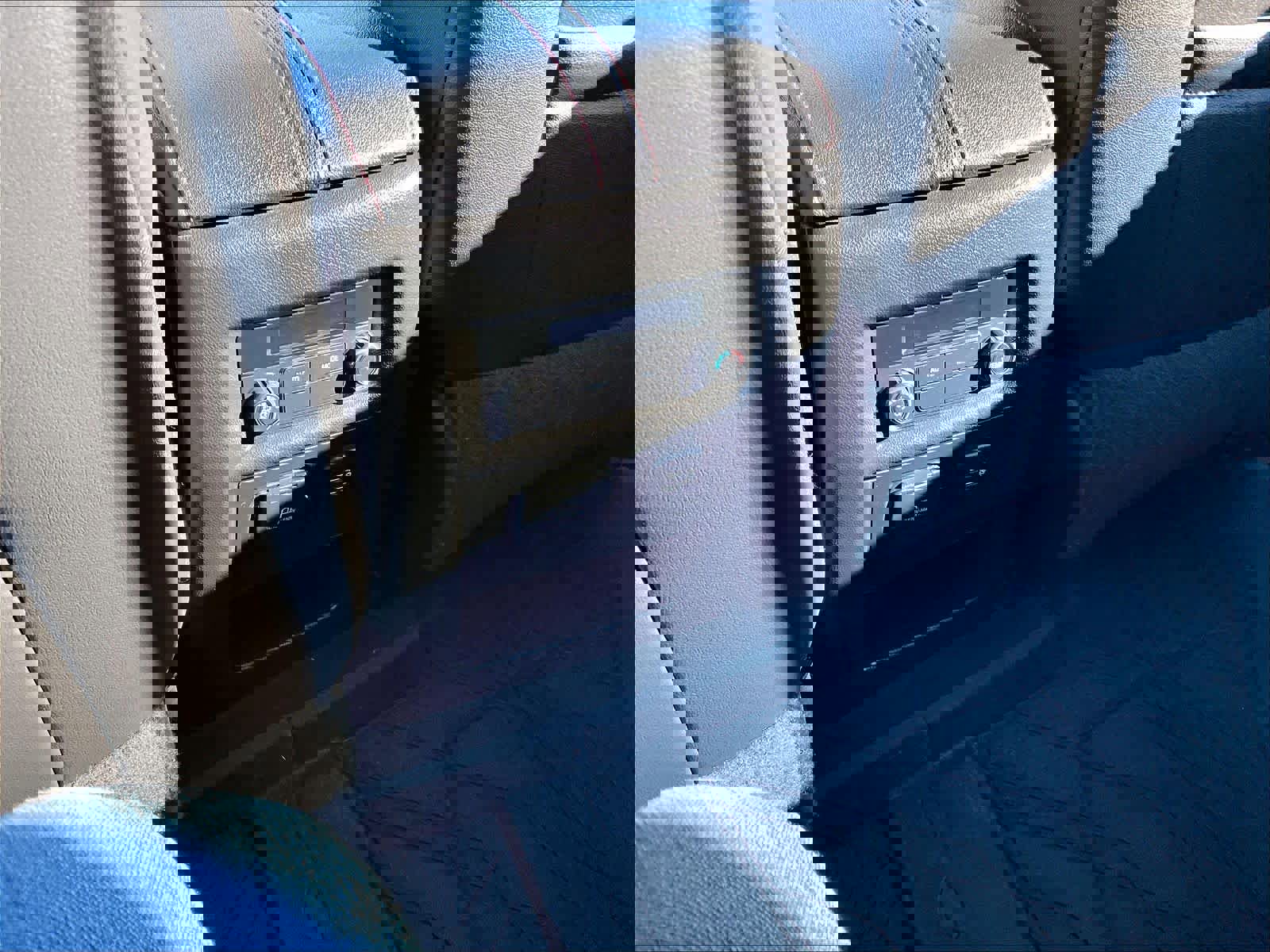 Used 2023 Chevrolet Traverse RS image 29