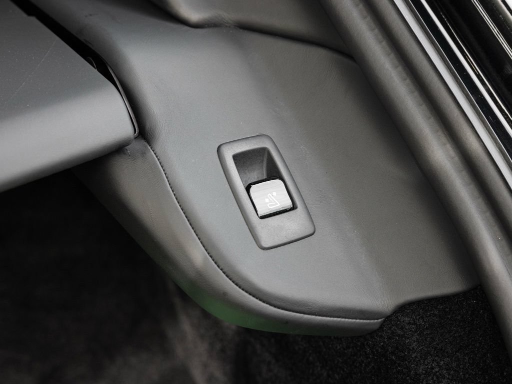 Certified 2021 Rolls-Royce Cullinan AWD/4WD image 59