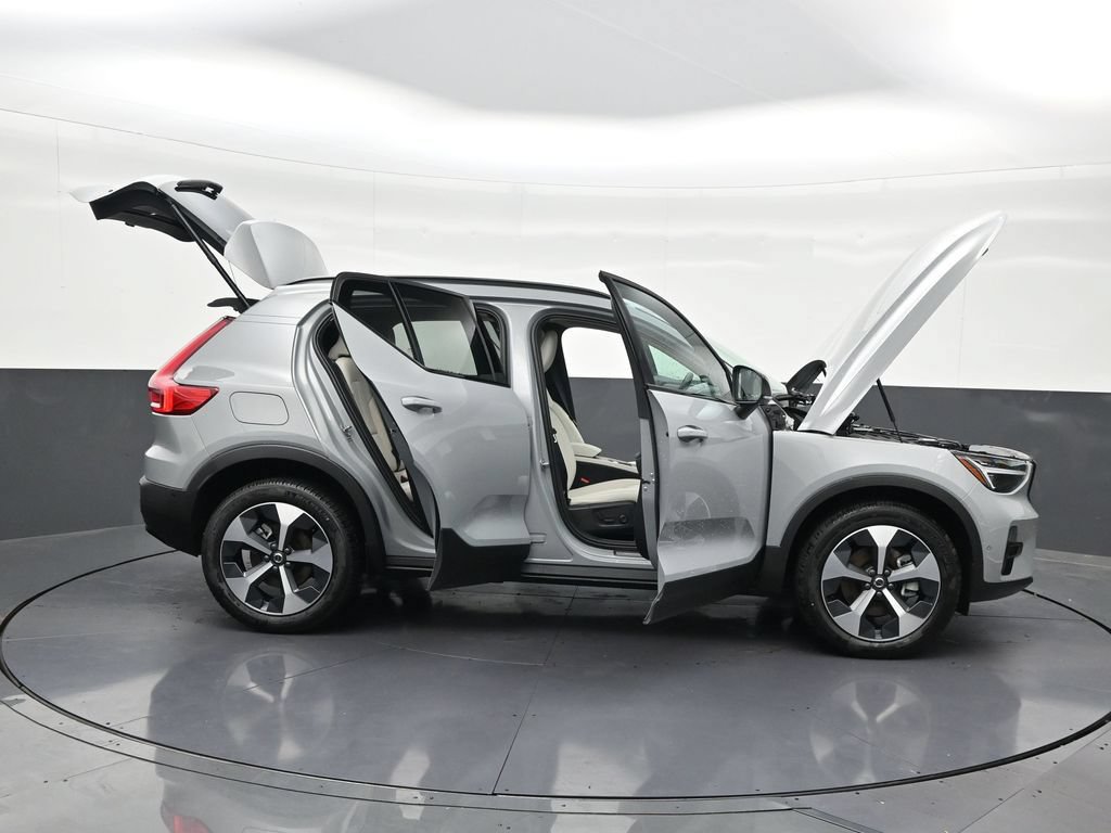 New 2026 Volvo XC40 B5 Plus w/ Protection Package Premier AWD/4WD image 30