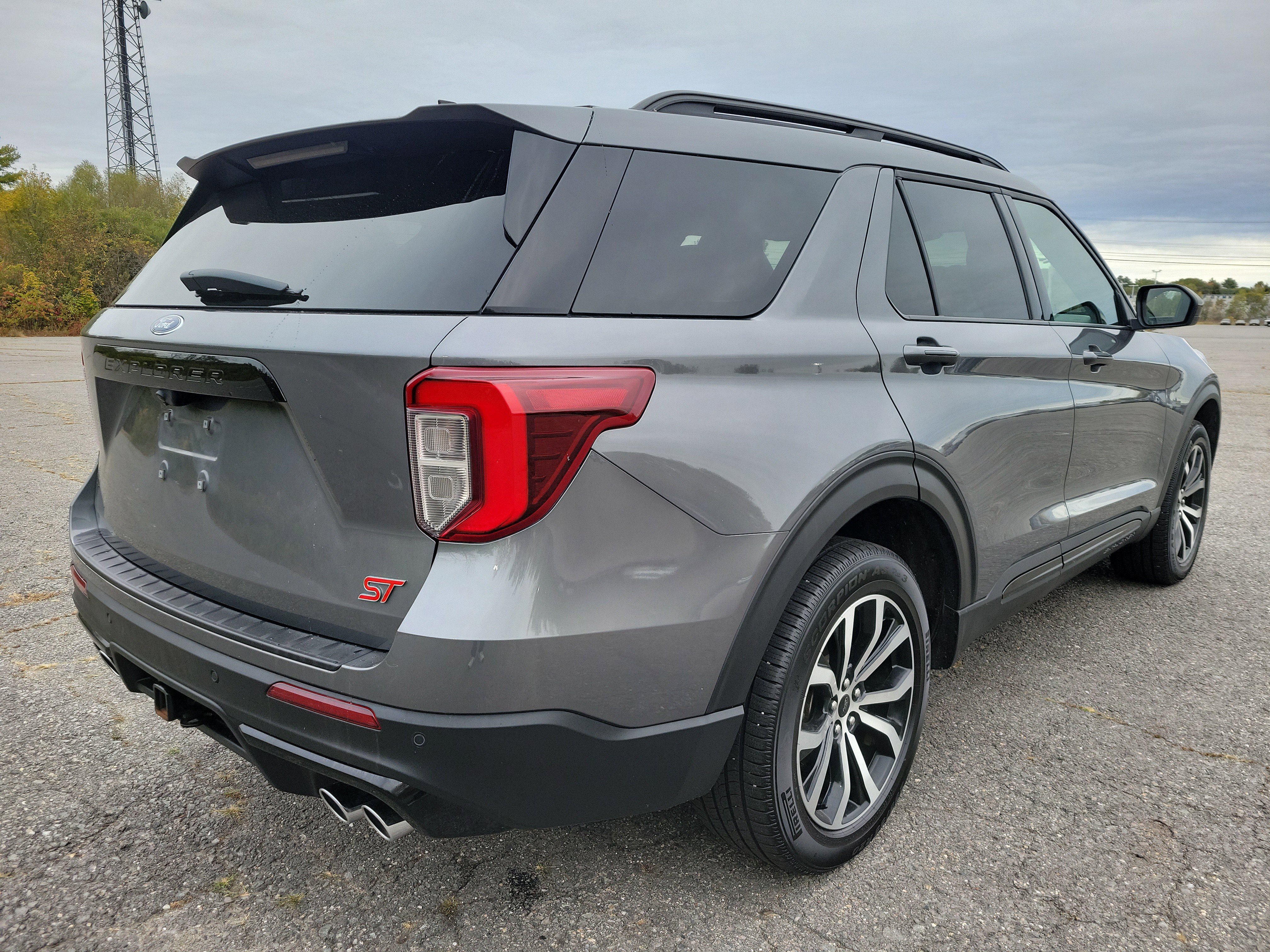 Used 2022 Ford Explorer ST image 5