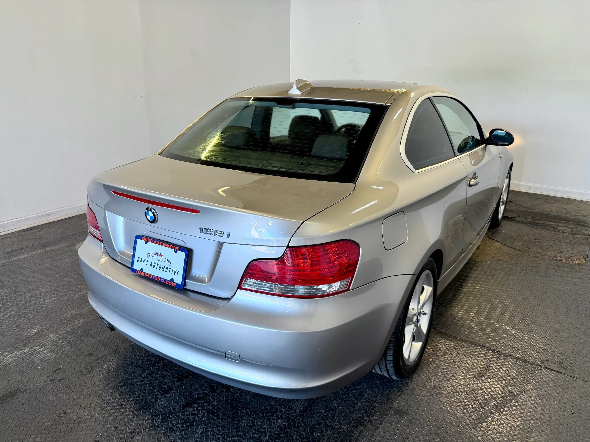 Used 2009 BMW 128i Coupe RWD image 7
