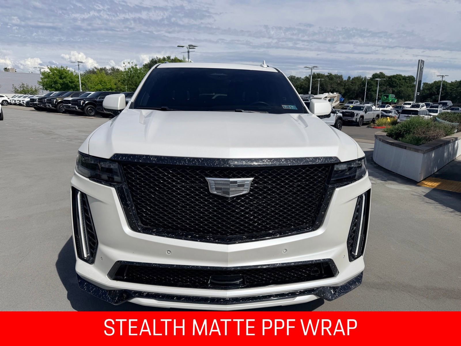 Used 2023 Cadillac Escalade ESV V w/ LPO, ONYX Package image 2