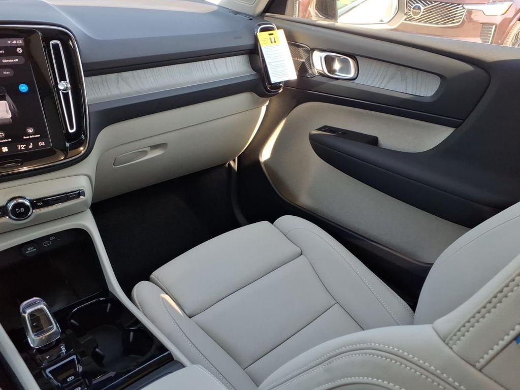 New 2026 Volvo XC40 B5 Plus w/ Climate Package AWD/4WD image 21