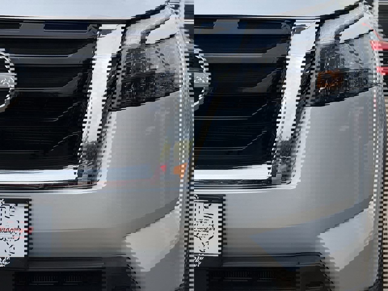 Used 2025 Nissan Pathfinder SV image 8