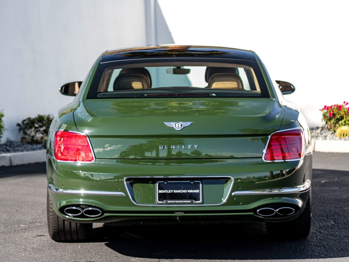 Used 2022 Bentley Flying Spur Plug-In Hybrid image 13