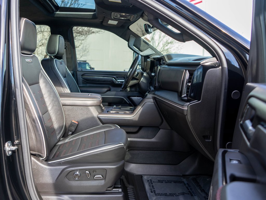 Used 2025 GMC Sierra 2500 AT4X image 10