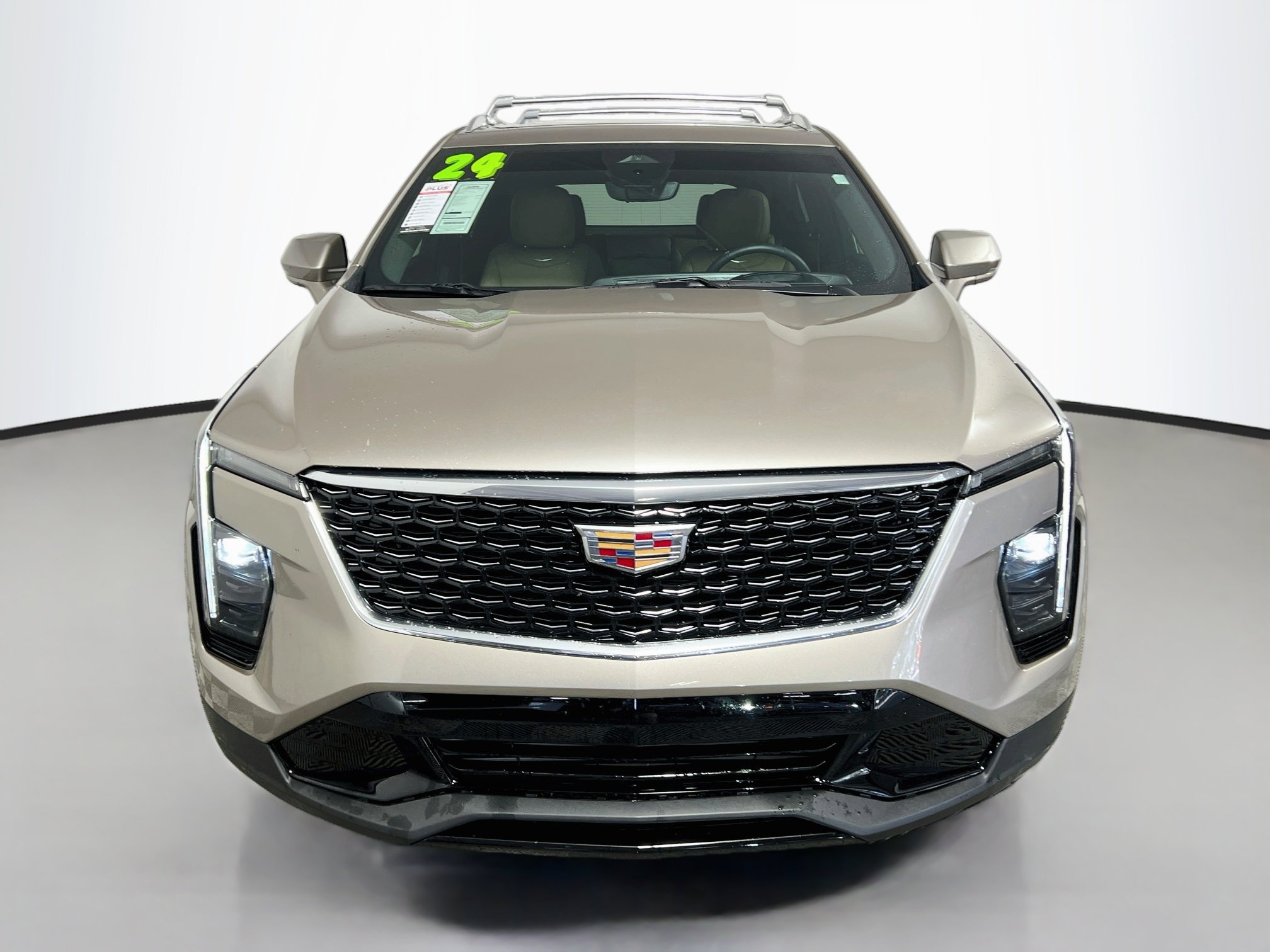 Used 2024 Cadillac XT4 Premium Luxury w/ Technology Package FWD image 11