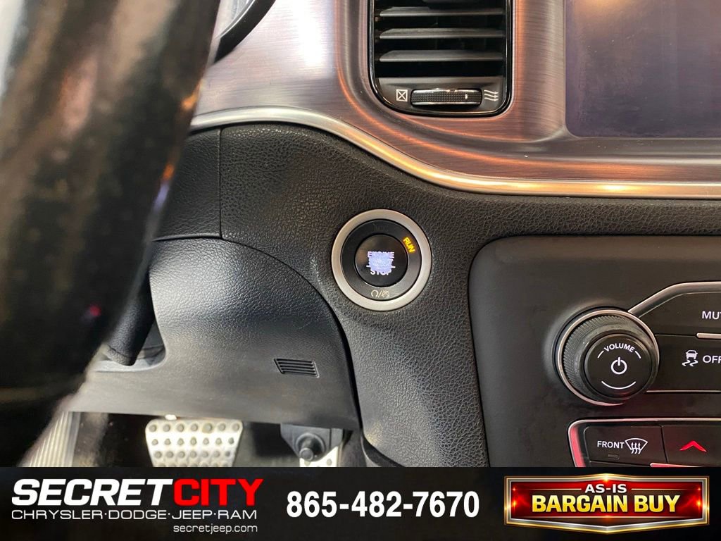 Used 2018 Dodge Charger SXT Plus w/ Blacktop Package RWD image 17