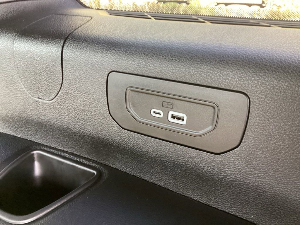 Used 2025 Jeep Grand Cherokee L Altitude image 17