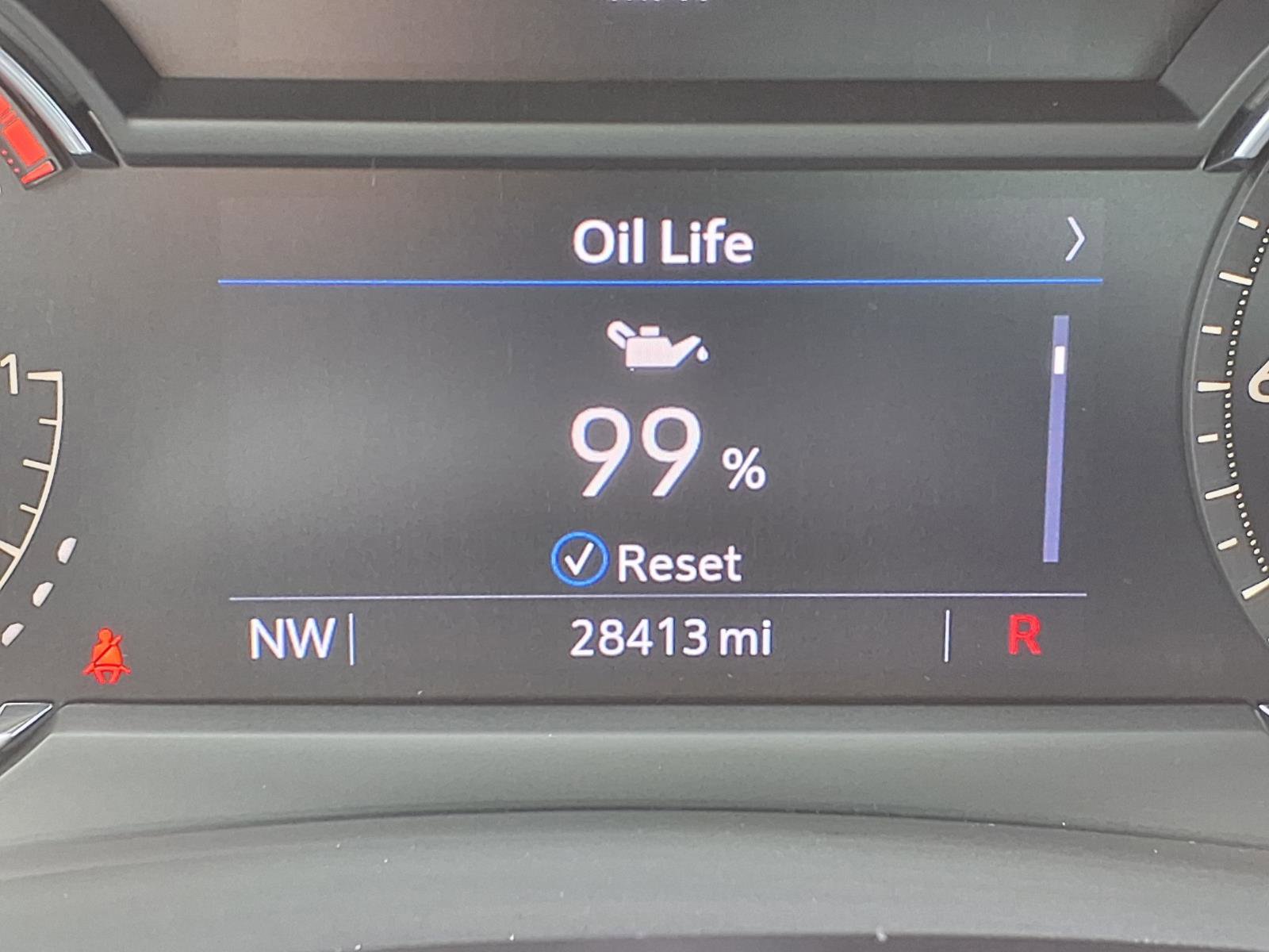 Certified 2023 Cadillac XT4 Luxury w/ Cold Weather Package image 29