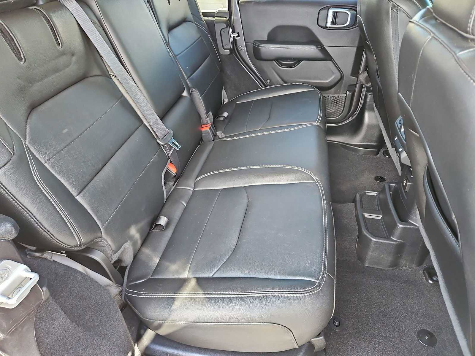 Used 2023 Jeep Wrangler Sahara image 19