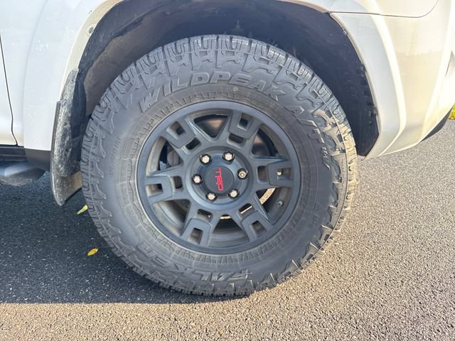 Certified 2021 Toyota 4Runner Venture w/ Moonroof Package AWD/4WD image 11