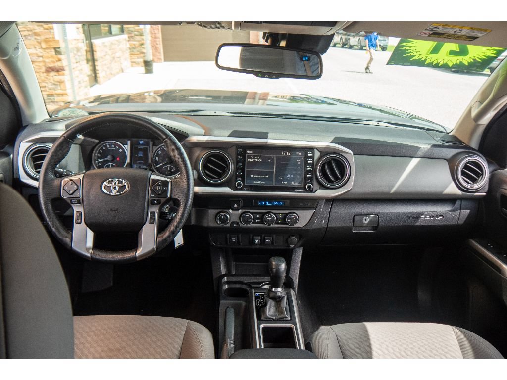 Used 2021 Toyota Tacoma SR5 AWD/4WD image 13