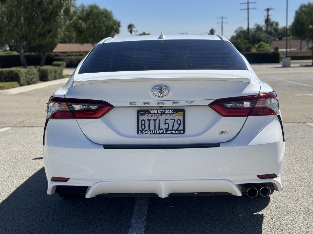 Used 2021 Toyota Camry SE image 4