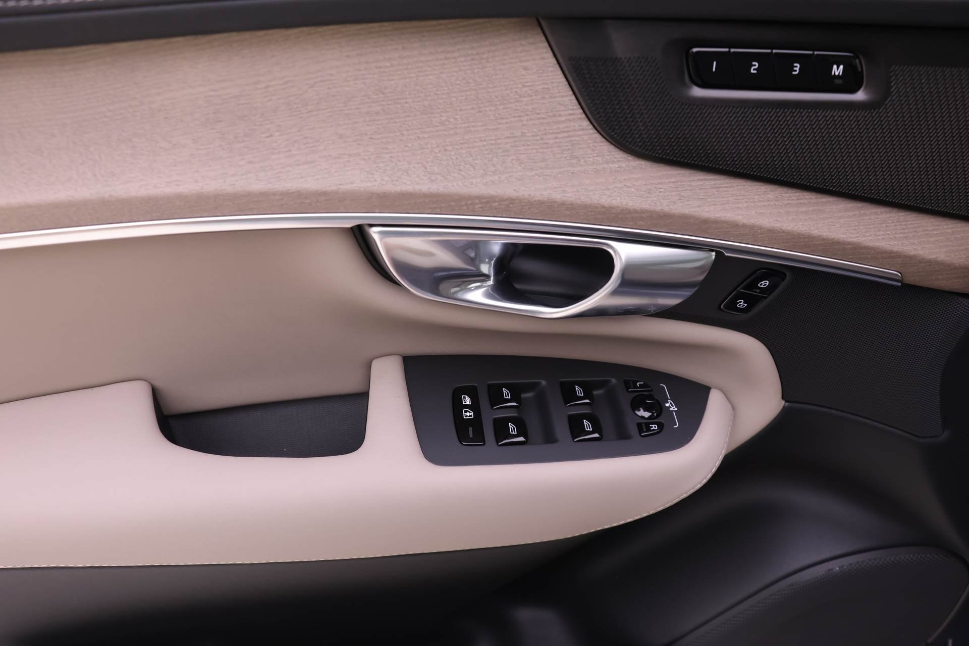 New 2026 Volvo XC90 B6 Ultra w/ Protection Package Premier image 10