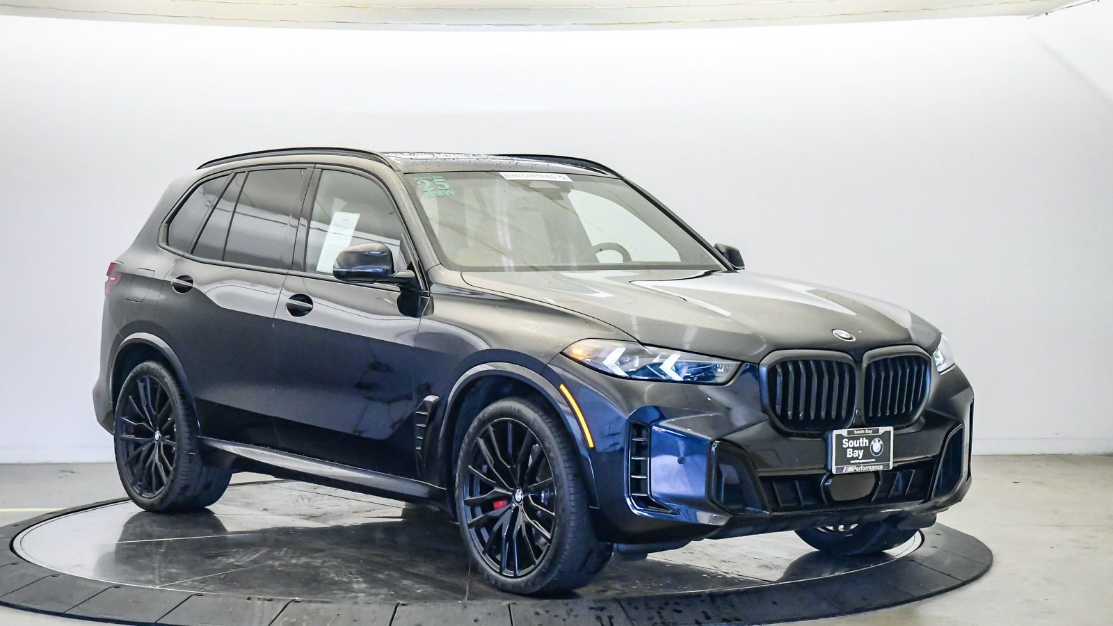 Certified 2025 BMW X5 xDrive40i w/ M Sport Package AWD/4WD image 6