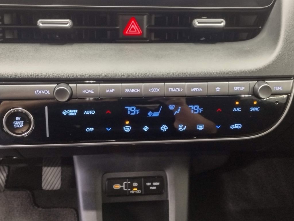 Used 2025 Hyundai Ioniq 5 SE image 28
