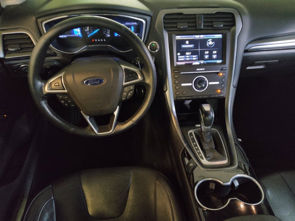 Used 2016 Ford Fusion Titanium FWD image 22