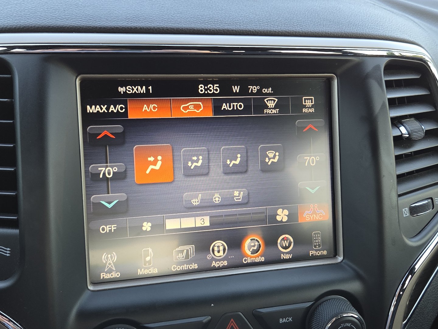 Used 2016 Jeep Grand Cherokee Overland RWD image 32