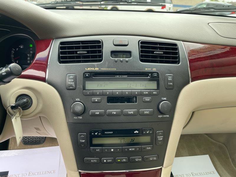 Used 2002 Lexus ES 330 FWD image 29