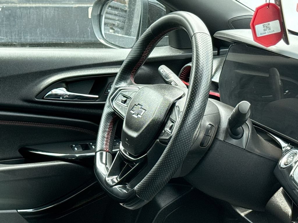 Used 2025 Chevrolet Trax RS w/ Driver Confidence Package FWD image 12