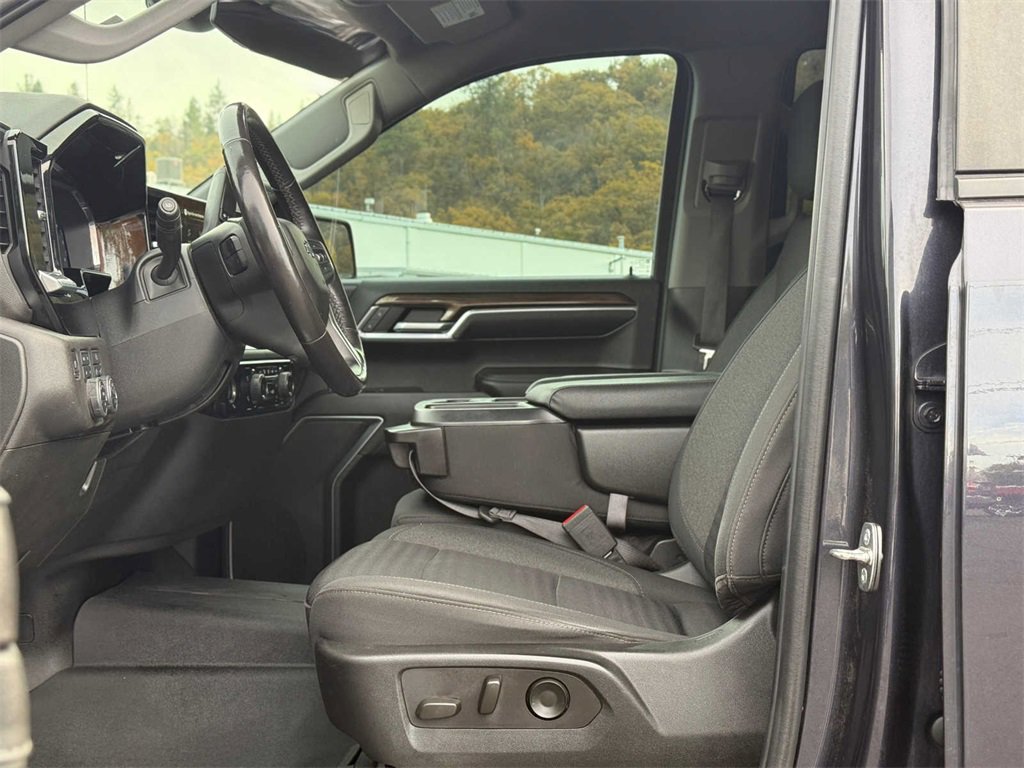 Used 2023 Chevrolet Silverado 1500 RST w/ Z71 Off-Road Package image 11