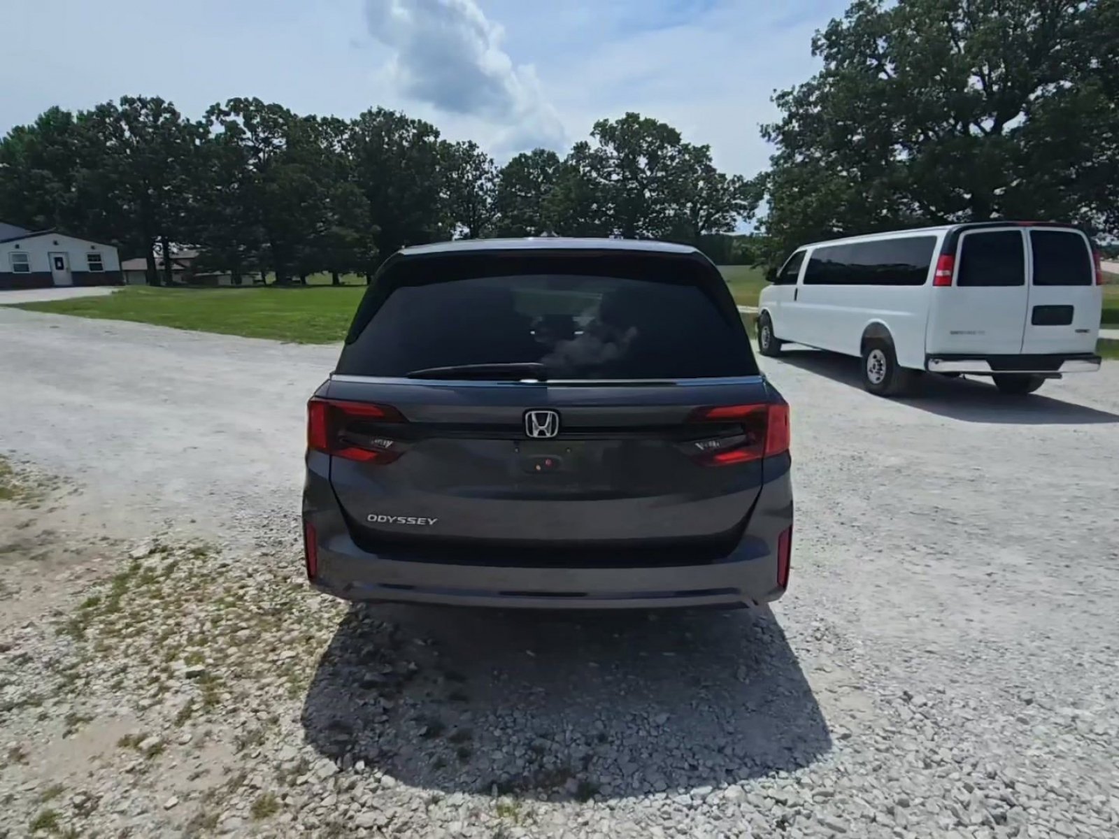 Used 2025 Honda Odyssey EX-L image 3