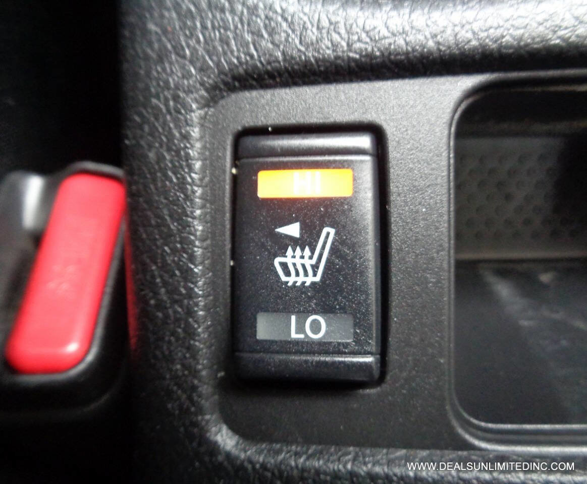 Used 2020 Nissan Rogue S w/ Special Edition Package image 11