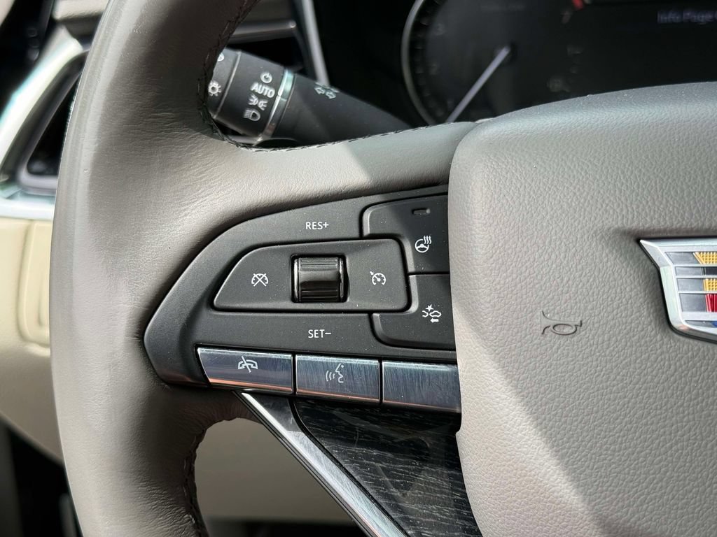 Used 2020 Cadillac XT6 Premium Luxury FWD image 34