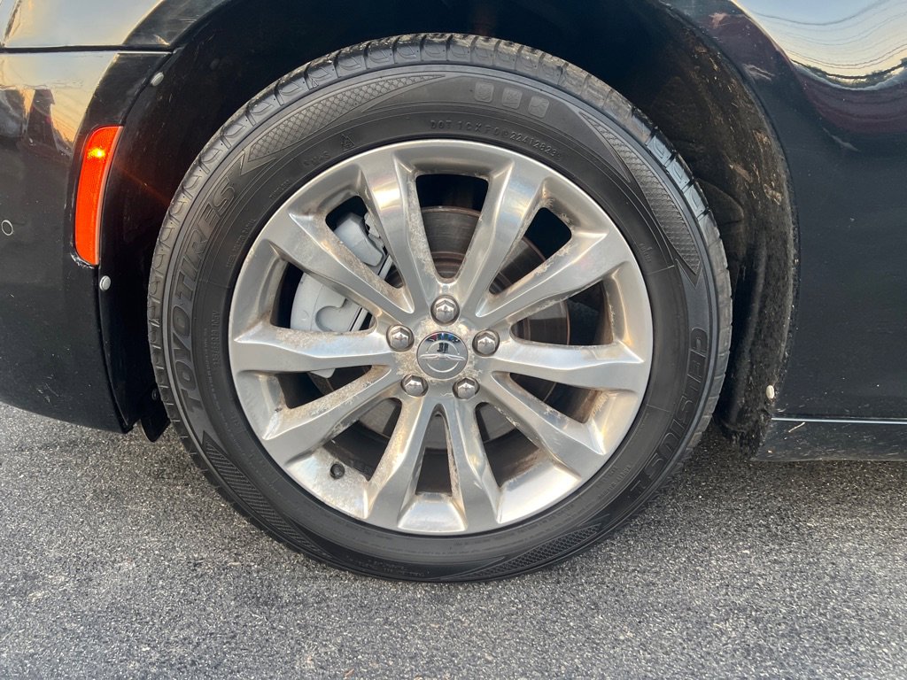 Used 2015 Chrysler 300 Limited w/ 300 Premium Group image 31