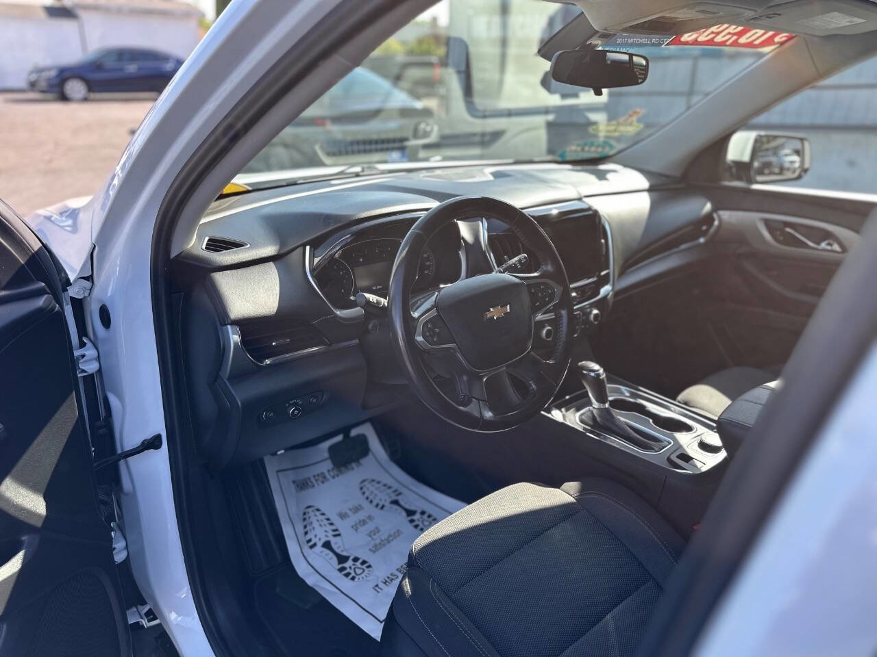 Used 2020 Chevrolet Traverse LT FWD image 9