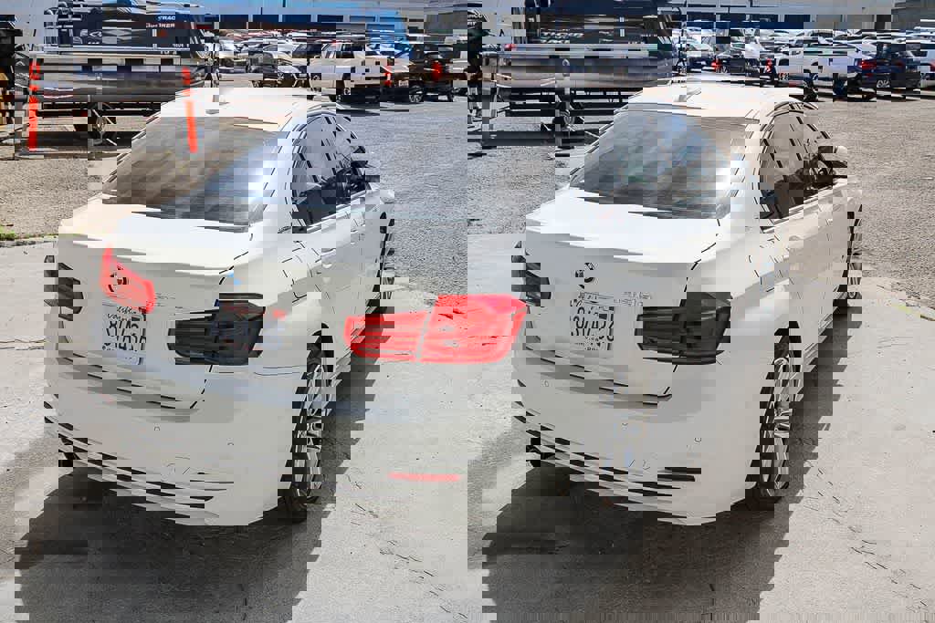 Used 2017 BMW 330e image 9