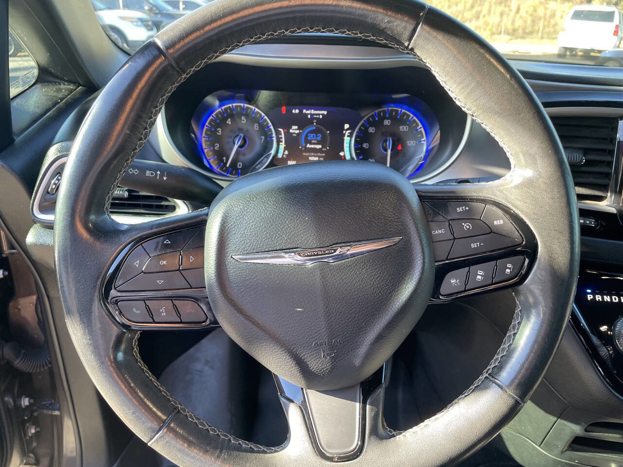 Used 2020 Chrysler Pacifica Touring w/ Advanced Safetytec Group image 20