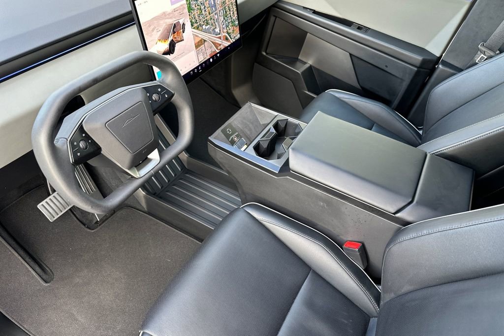 Used 2025 Tesla Cybertruck AWD Crew Cab image 10