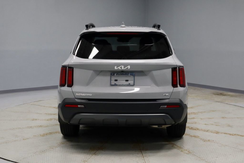 Used 2023 Kia Sorento S w/ Panoramic Sunroof Package image 12