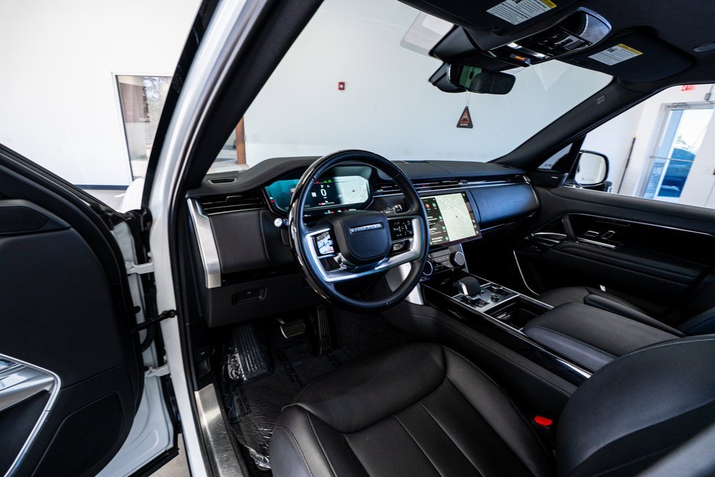 Used 2023 Land Rover Range Rover SE image 35