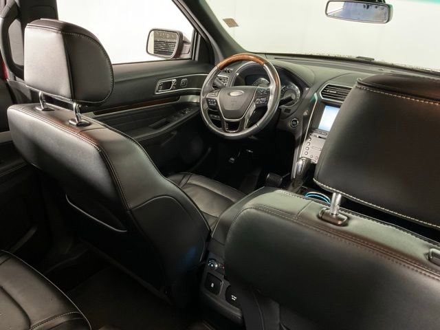 Used 2016 Ford Explorer Platinum image 28