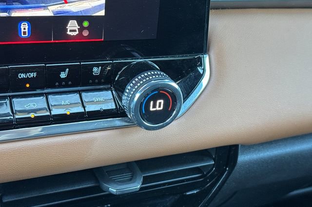 Used 2024 GMC Canyon AT4 w/ AT4 Premium Package image 30