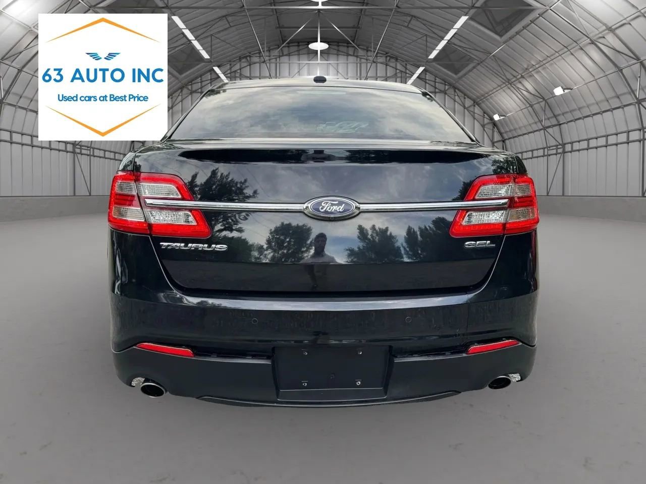Used 2016 Ford Taurus SEL image 4