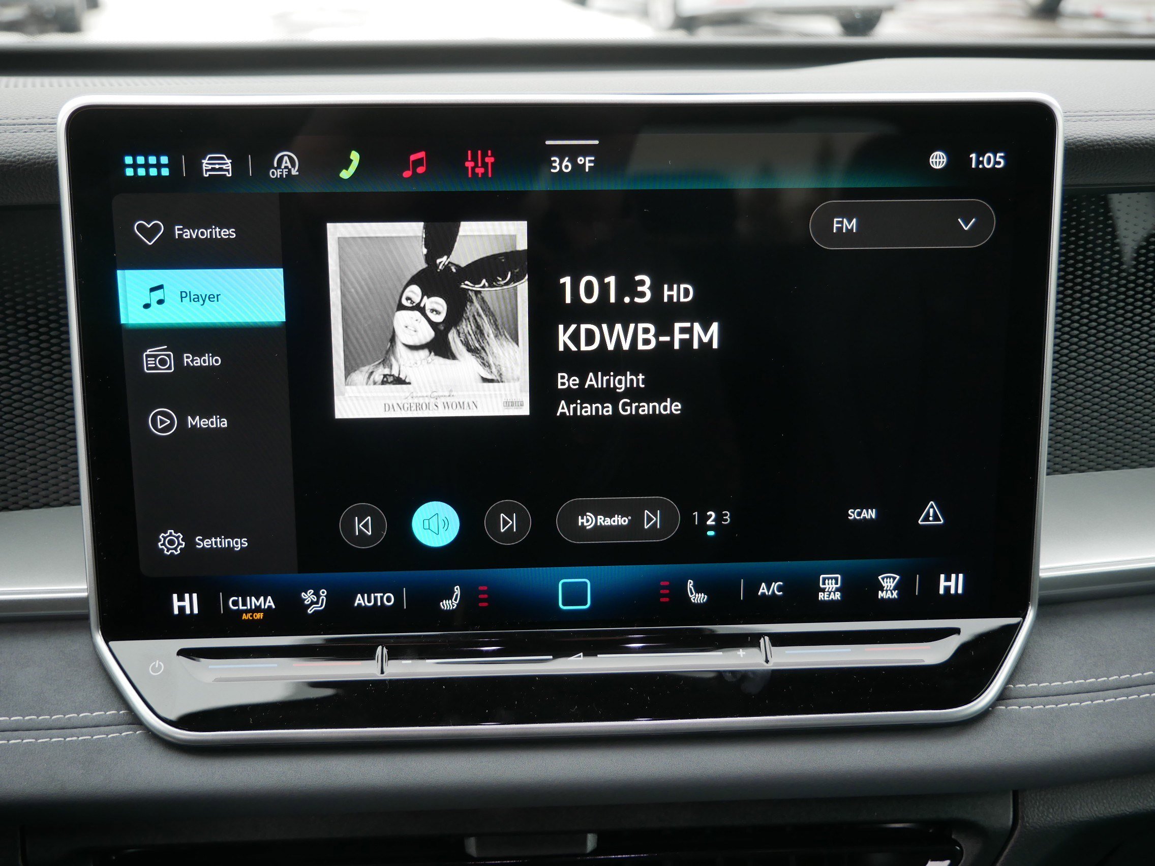 New 2026 Volkswagen Tiguan SE R-Line image 8