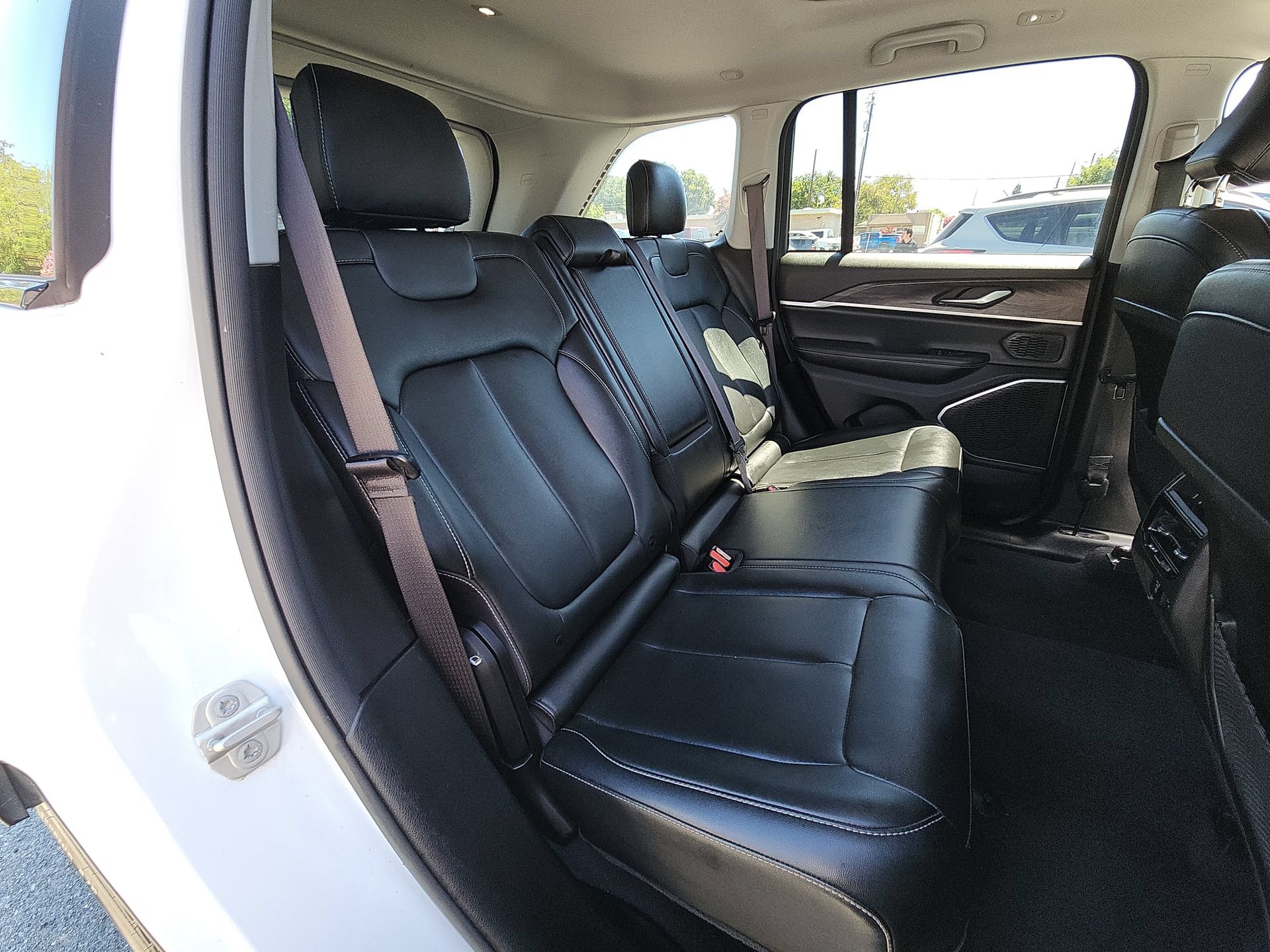 Certified 2024 Jeep Grand Cherokee Limited 4xe AWD/4WD image 28