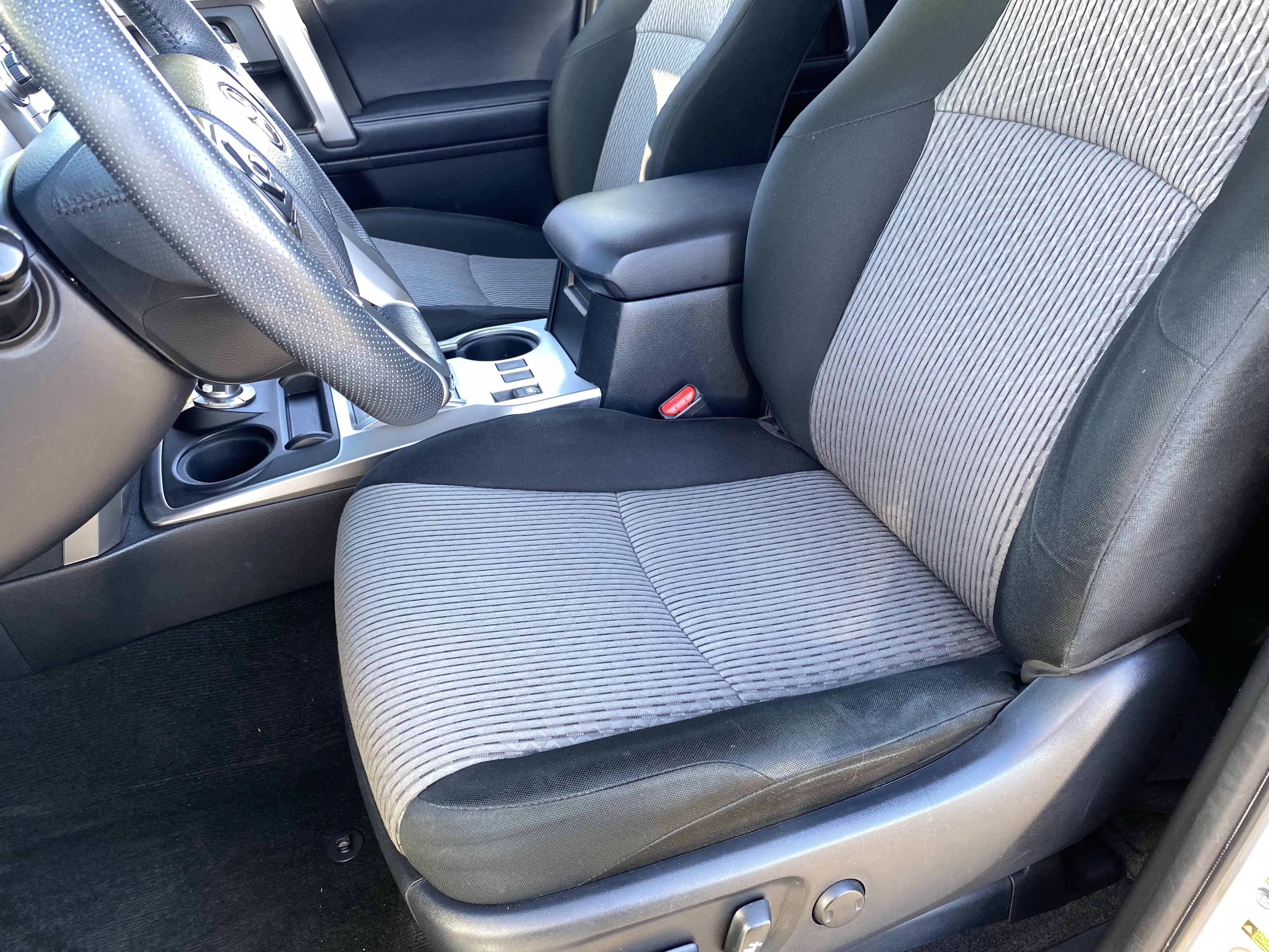 Used 2019 Toyota 4Runner SR5 AWD/4WD image 19