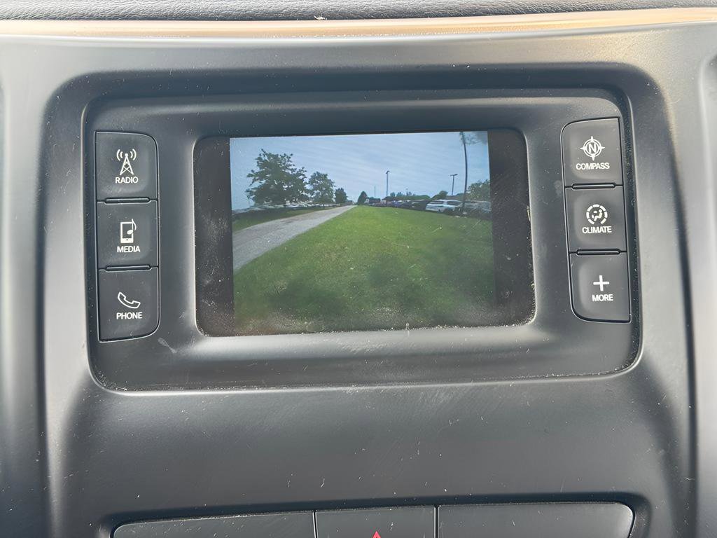 Used 2018 Jeep Cherokee Latitude w/ Altitude Package FWD image 27