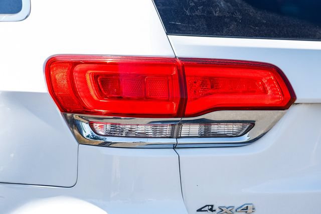 Used 2017 Jeep Grand Cherokee Overland w/ Jeep Active Safety Group AWD/4WD image 10