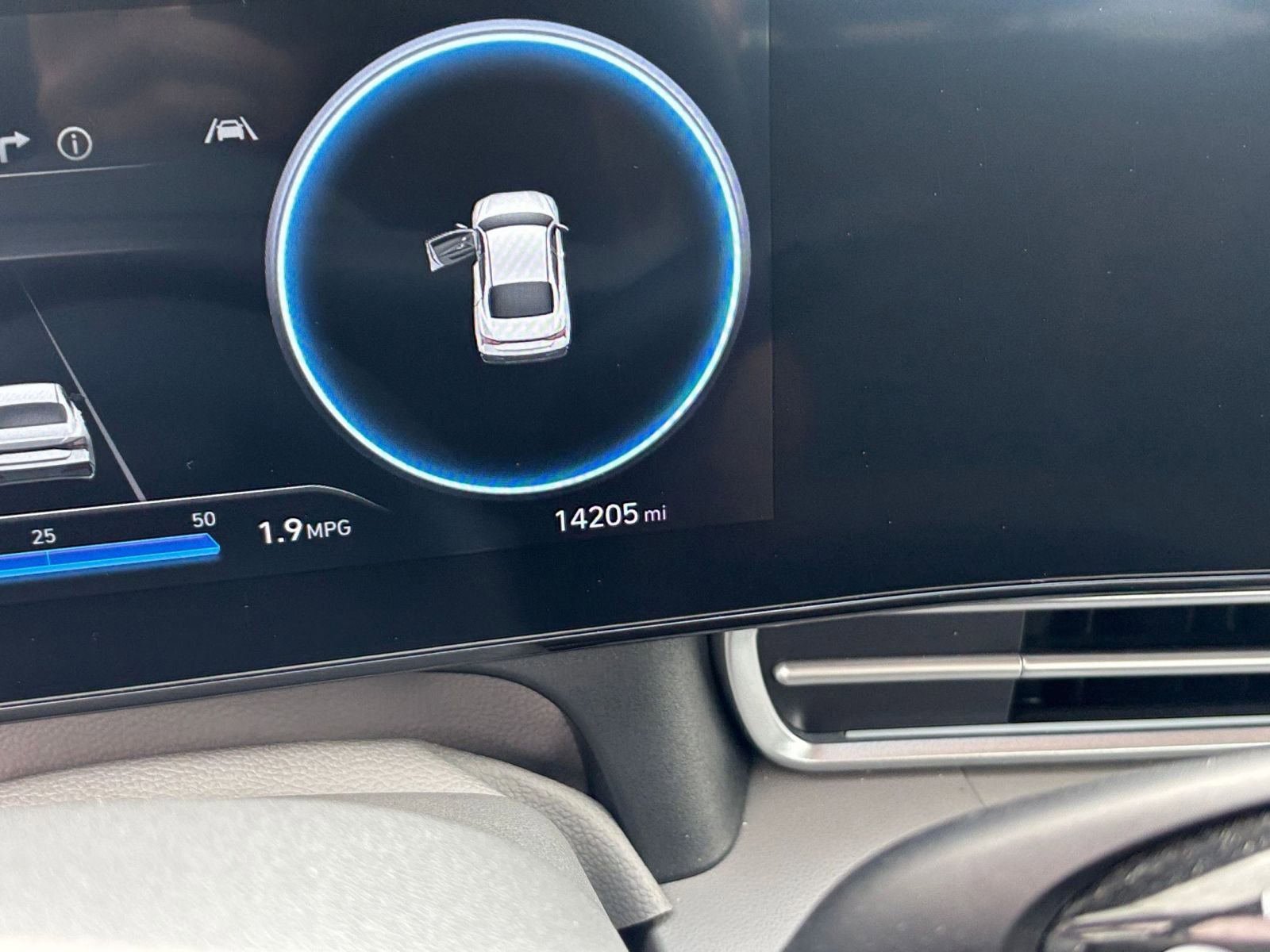 Used 2025 Hyundai Elantra SEL image 41