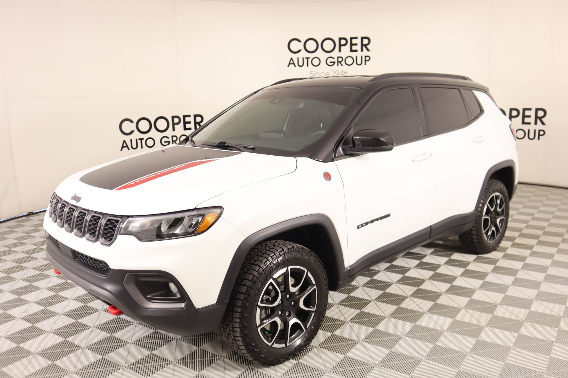 Used 2024 Jeep Compass Trailhawk image 9