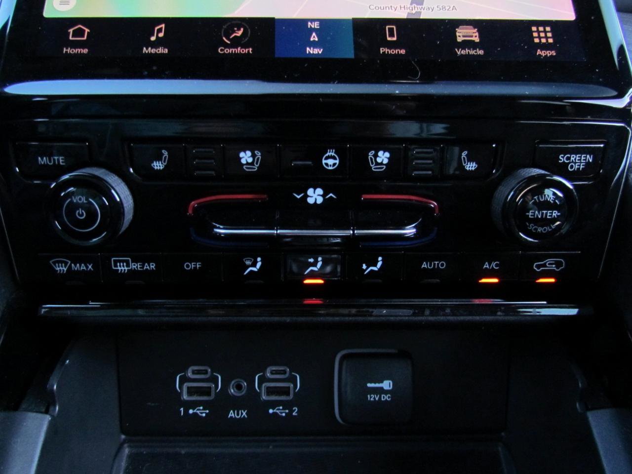 Used 2023 Jeep Grand Cherokee Overland w/ Luxury Tech Group IV RWD image 34